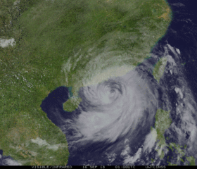 טייפון מנגקוט ירד לקטגוריה 2 הסופה פוגעת בשעה זו בחופי סין