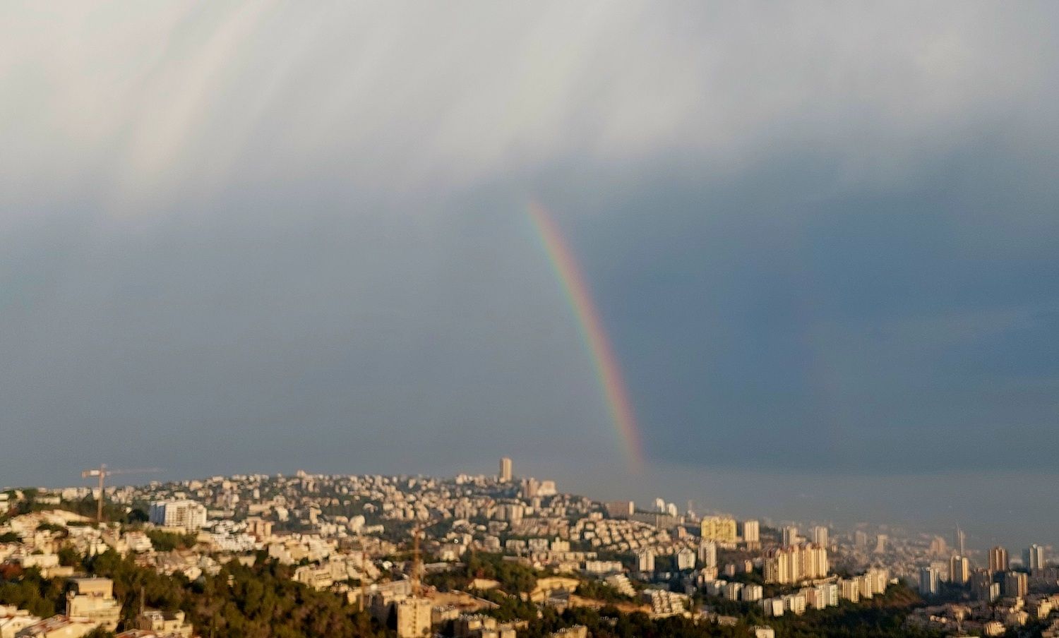 גשם, ברקים ורעמים בפאתי חיפה - Weather2day